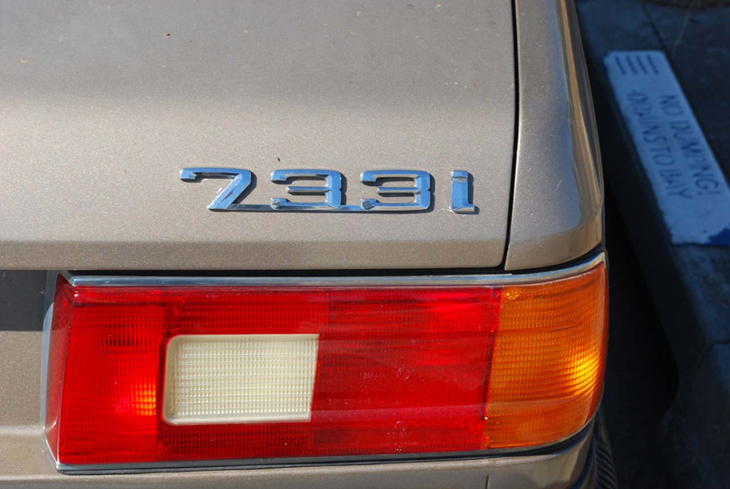 Illustration for article titled 1984 BMW 733i